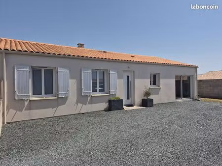 à découvrir maison moderne 3 chambres avec terrasse et pergola
