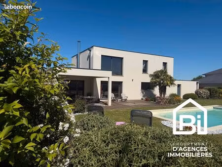 maison 7 pièces 210 m²
