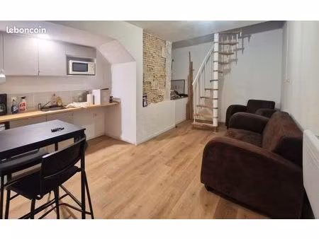 atypique – appartement t2 duplex meublé – 28 m² – centre-ville de pont-saint-esprit