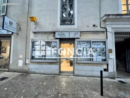 local commercial 38 m²