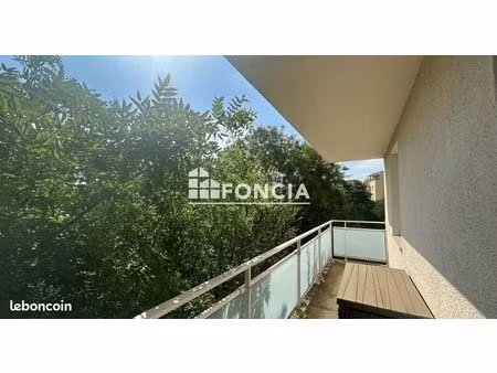 au centre de castanet tolosan un t2 de 39.55 m² lumineux et très calme avec un grand balco