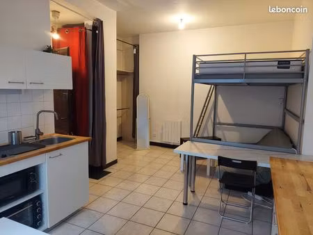 studio 25 m² – centre-ville grenoble – vendu meublé avec locataire en place