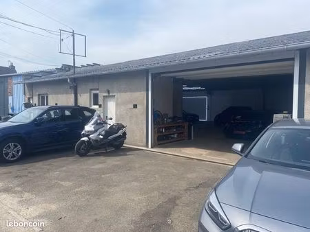 hangar/entrepot à louer 300m2