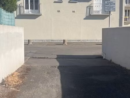 parking/box 13 m² tours