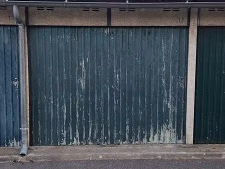 location box/parking/stockage 13 5 m²