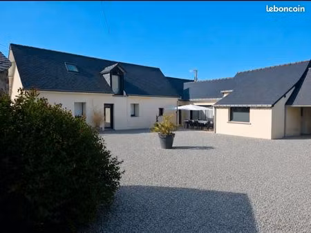 maison familiale en campagne avec grand terrain
