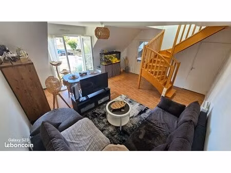 appartement très lumineux avec balcon  dernier étage pleurtuit