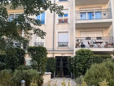 a louer 4 pièces au centre ville  lumineux et calme