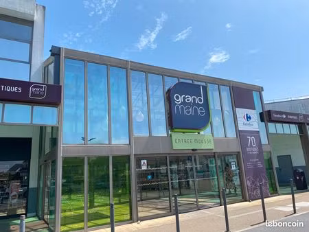 local commercial centre commercial carrefour angers
