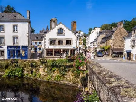 local commercial pont-aven