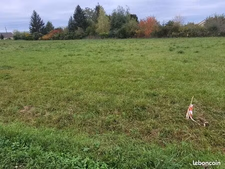 terrain 770 m² villemoutiers