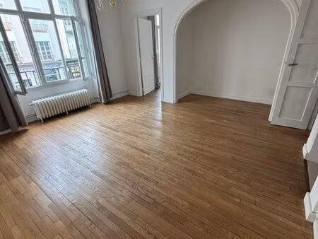 grand t2 lumineux avec cachet – rue de lyon – proche siam