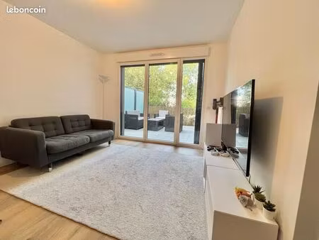 f2 meublé (44m²) + terrasse 10m² – métro 7 & 14 – le kremlin-bicêtre