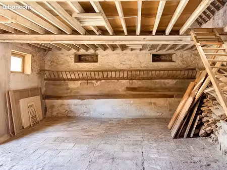 maison 2 pièces 196 m²