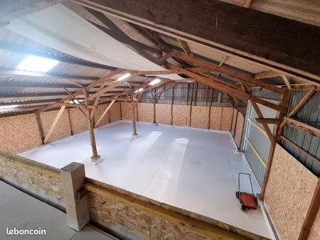 3 hangar a louer