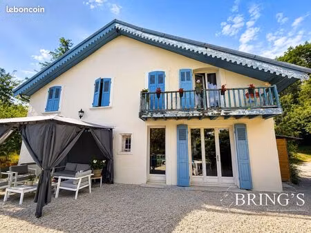 maison 6 pièces 141 m²