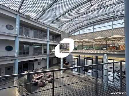 bureaux 766 m²