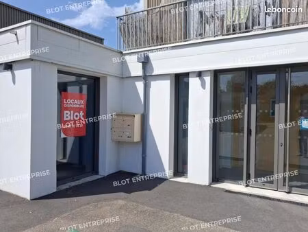 bureaux 73 m²