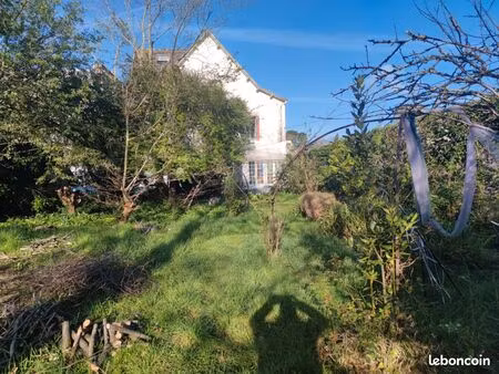 chambres balcon vue viaduc. maison atypique