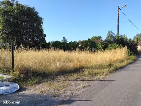 terrain a batir 630 m² viabilisé