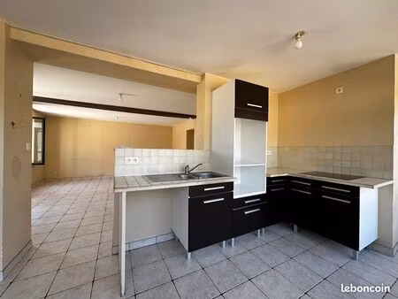 immeuble 9 pièces 204 m²