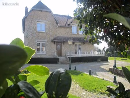 maison 9 pièces 217 m²