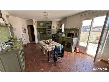villa 5 pièces 145 m²