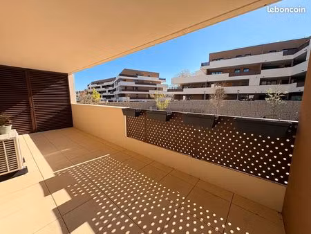? coup de cœur à castries – t3 récent  climatisé  avec grande terrasse  cellier et parking