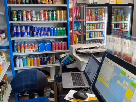 local commercial 24 m² + cave de 4 m²