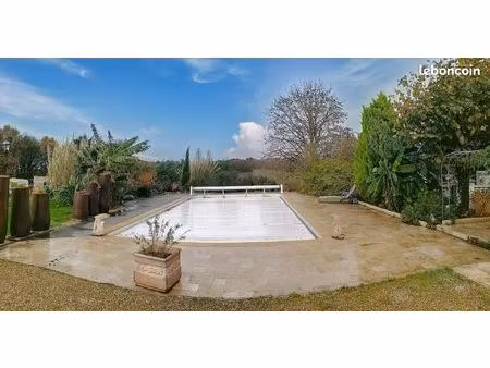 propriété 7 pièces 190 m²