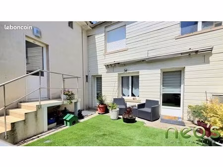 maison 5 pièces 163 m²