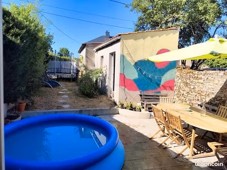 maison de caractère avec jardin  garage et 3 chambres