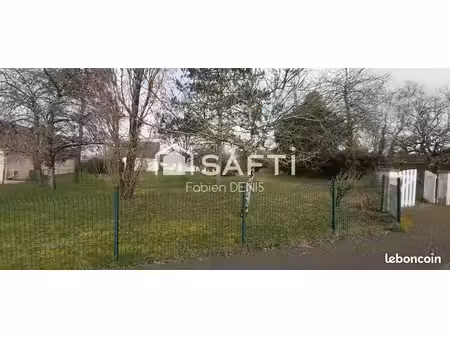 terrain 771 m² averdon