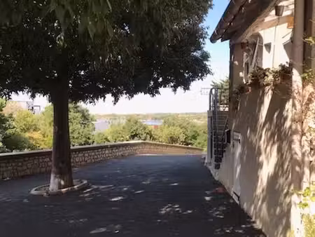 maison de village traversante vue dégagée