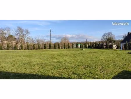 terrain constructible 2074m²