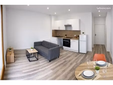 ? t2 moderne avec rez-de-jardin – cadre résidentiel recherché à chinon