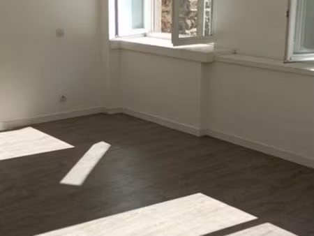 appartement t3 bis duplex 61 m² – centre de châtelaudren – disponible de suite