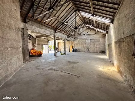 local d’activité / stockage à louer – 165m2