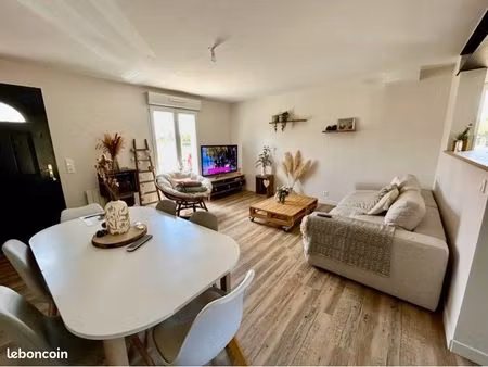 maison a saint claude de diray