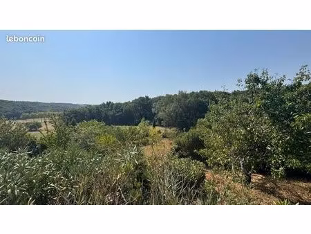 terrain 1 776 m² estillac