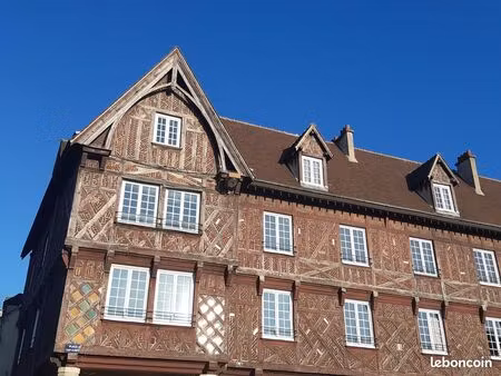 frais réduits centre-ville compiegne studio de 37 m²