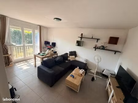 location t2 43m²