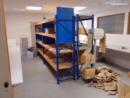 location box 100m2 - local stockage e-commerce garde-meubles