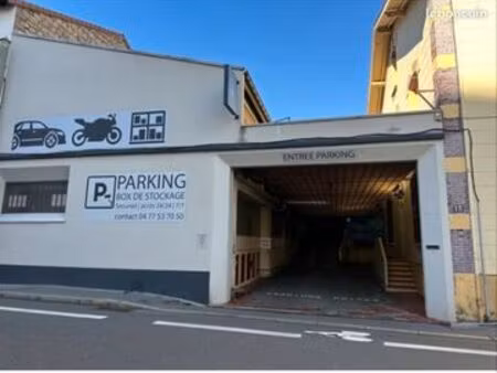 lot box de stockage et places de parking