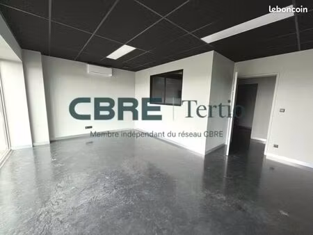 local d'activite 612 m² esvres