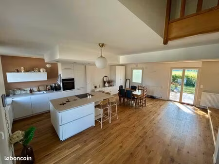 maison 130 m² avec grand jardin arboré