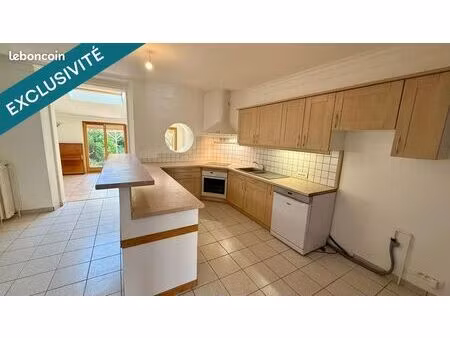 maison de ville 6 pièces 140 m²