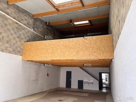 local bureaux 130 m²