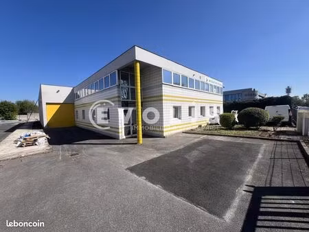 local d'activité 556 m²