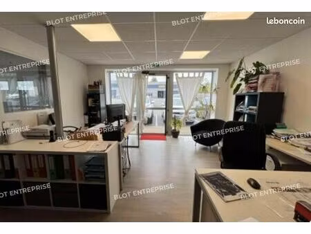 local d'activité 240 m²